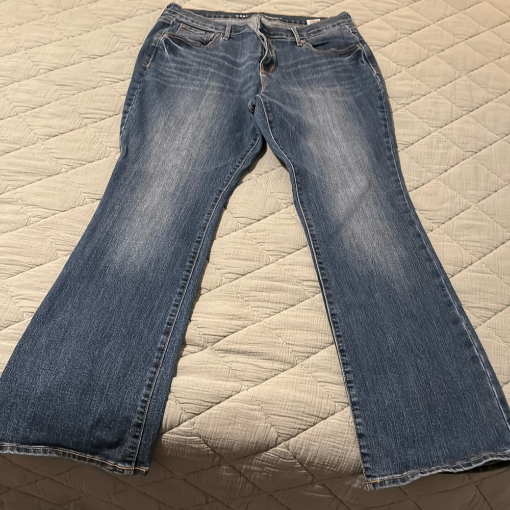 Old Navy 14S Curvy Mid Rise Flare Jeans